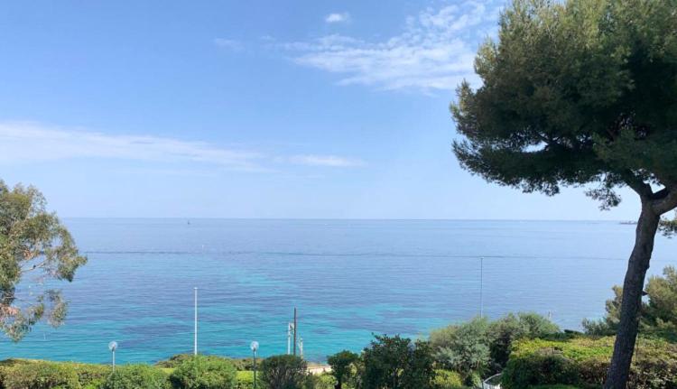Villa Cannes directly on the sea c/o Heliante Av Marechal Juin 155, 06400 Cannes