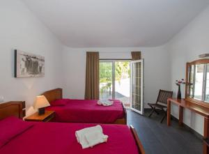 Villa Carvoeiro Tennis - Villa with tennis court and private heated swimming pool in Carvoeiro
