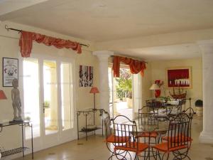 Villa Cavalaire-sur-Mer, 10 pièces, 11 personnes - FR-1-100-252