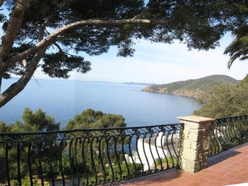 Villa Cavalaire-sur-Mer, 7 pièces, 10 personnes - FR-1-100-198