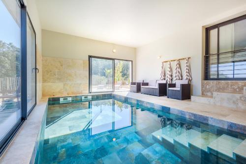 Villa Célestine 10pers. piscine intérieure chauffée