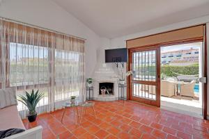 Villa Central Oura Beach
