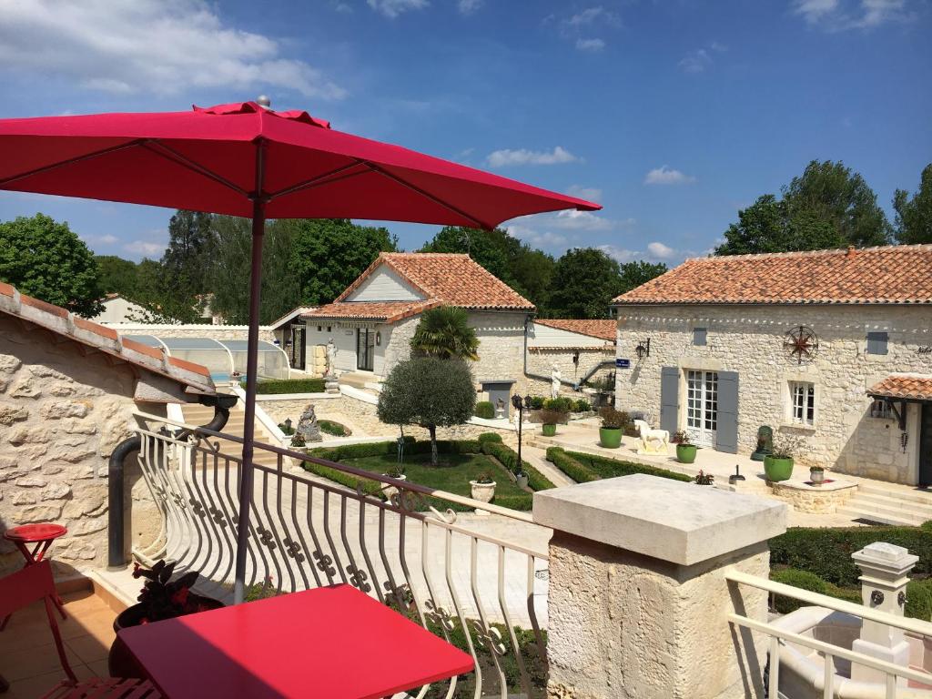 Villa Charentaise avec piscine privée Route de la Rochefoucauld, 16380 Chazelles
