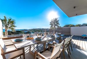 Villa classée 5 étoiles contemporaine vue magique Golfe de Saint Tropez