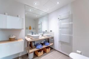 Villa classée 5 étoiles contemporaine vue magique Golfe de Saint Tropez