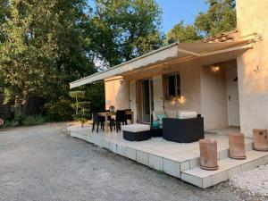 Villa climatisée, piscine privée chauffée, Fitness proche Cannes, Fréjus, St Raphael, Grasse