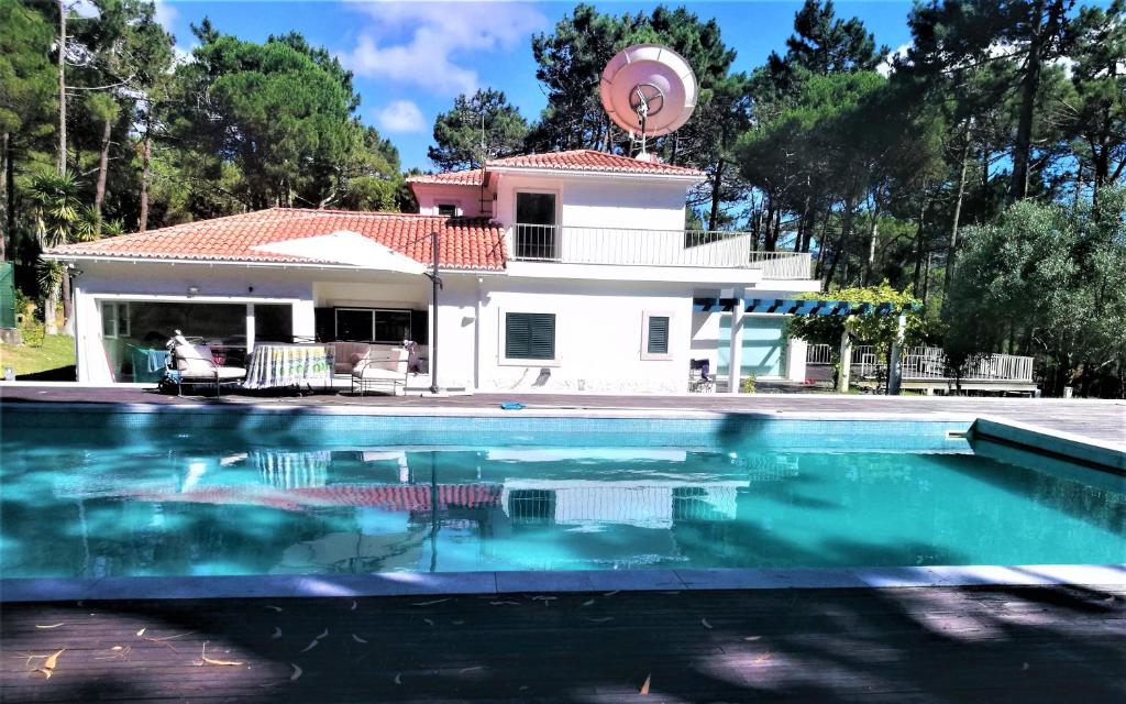 Villa Villa Colares Pinhal de Nazare, Banzão 38.818632, -9.449517 2705-165 Sintra