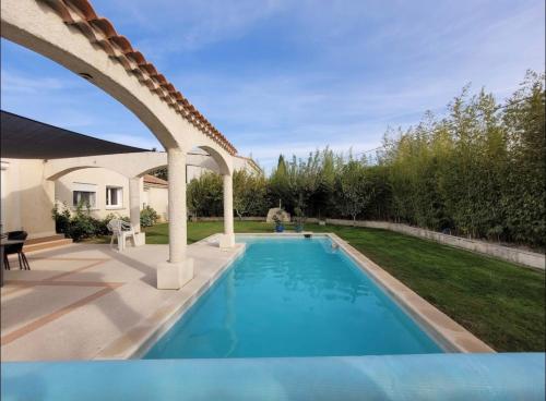 Villa confortable proche d'Avignon