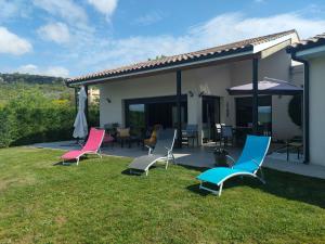 Villa contemporaine avec jacuzzi et vue imprenable