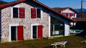 Villa contemporaine avec Piscine