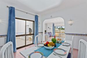 Villa Cor de Rosa by Villa Plus