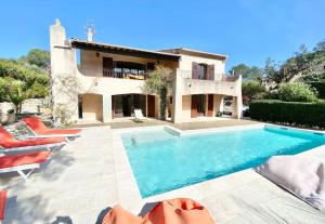 Villa VILLA CROISETTE Piscine 8 pax 225 Avenue des Rouges Gorges 83700 Saint-Raphaël Provence-Alpes-Côte d\'Azur