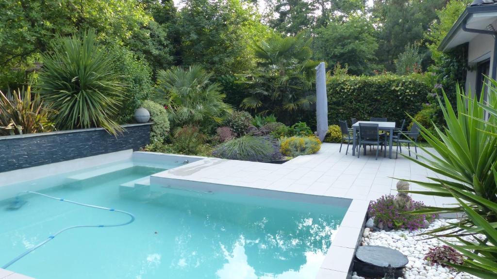 Villa d’archi. piscine privée en écrin de verdure 13 Rue du Colonel Raynal, 33700 Mérignac