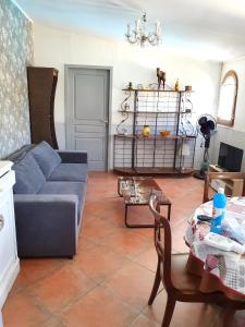 Villa d'une chambre avec piscine privee jardin clos et wifi a Canohes