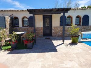 Villa d'une chambre avec piscine privee jardin clos et wifi a Canohes