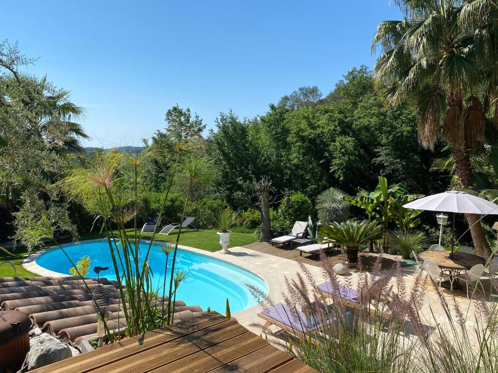 Villa DALI LA GARDE 260m2 Jacuzzi, Sauna, Piscine, jardin 500m2, 5 minutes de la Plage