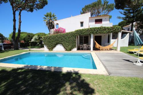 Villa Dantas by amcf