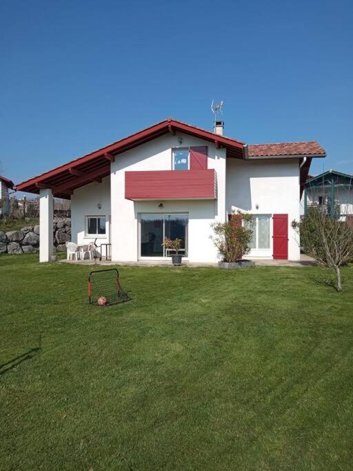 Villa Villa de 170 m2 aux portes de Bayonne 7 Allée Gisu Labea 64990 Le Limpou