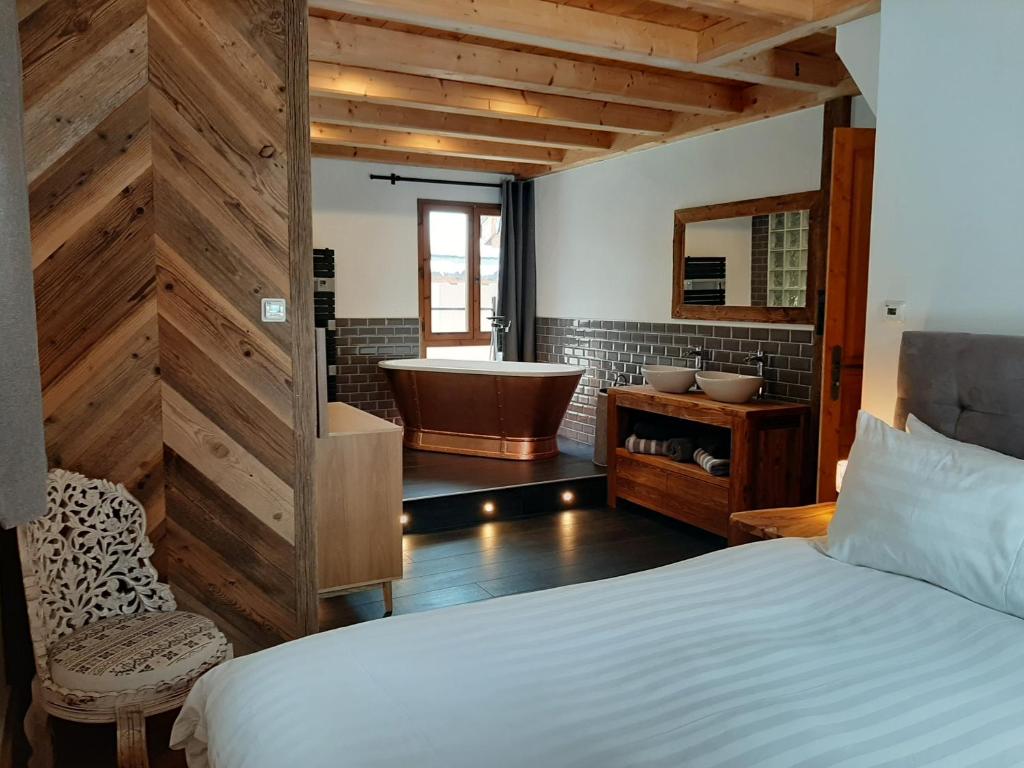 Villa de 2 chambres avec piscine privee jardin clos et wifi a Bras d'Asse 04270 Bras-dʼAsse