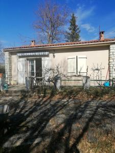 Villa de 2 chambres avec piscine privee jardin clos et wifi a Bras d'Asse