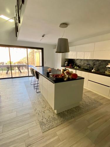 Villa de 2 chambres avec piscine privee jardin clos et wifi a Cournonsec