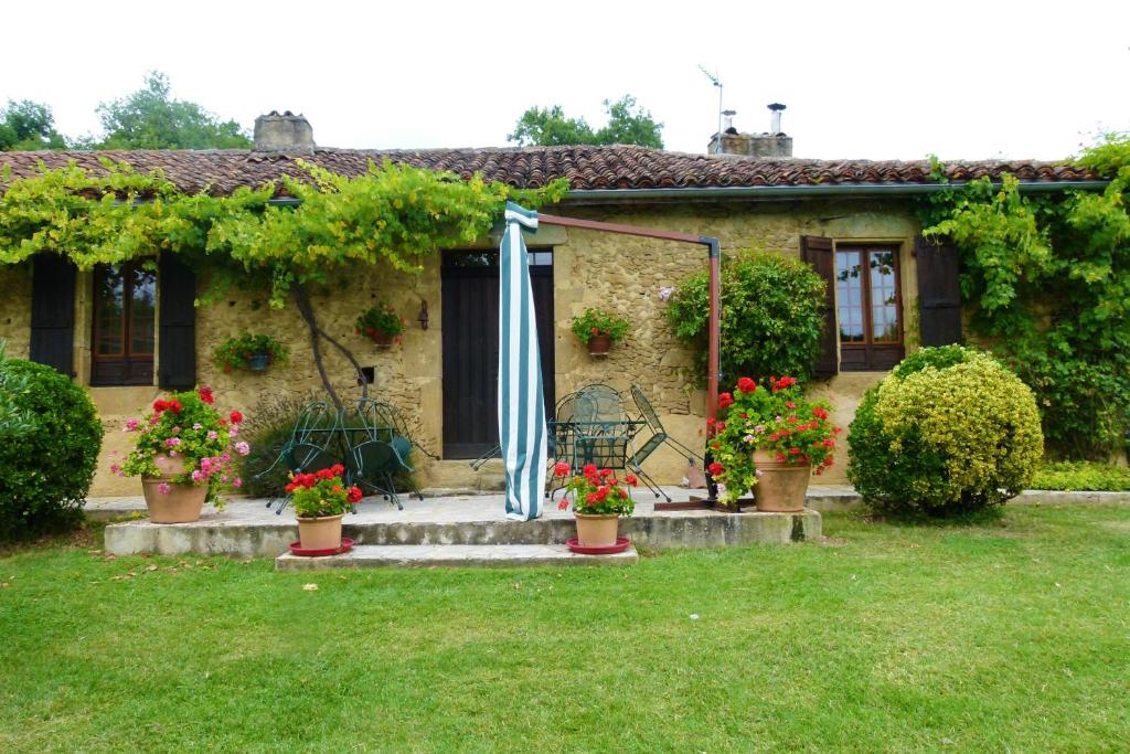 Villa de 2 chambres avec piscine privee jardin clos et wifi a Ornezan Le Dours, 32260 Ornézan, France, 32260 Ornézan