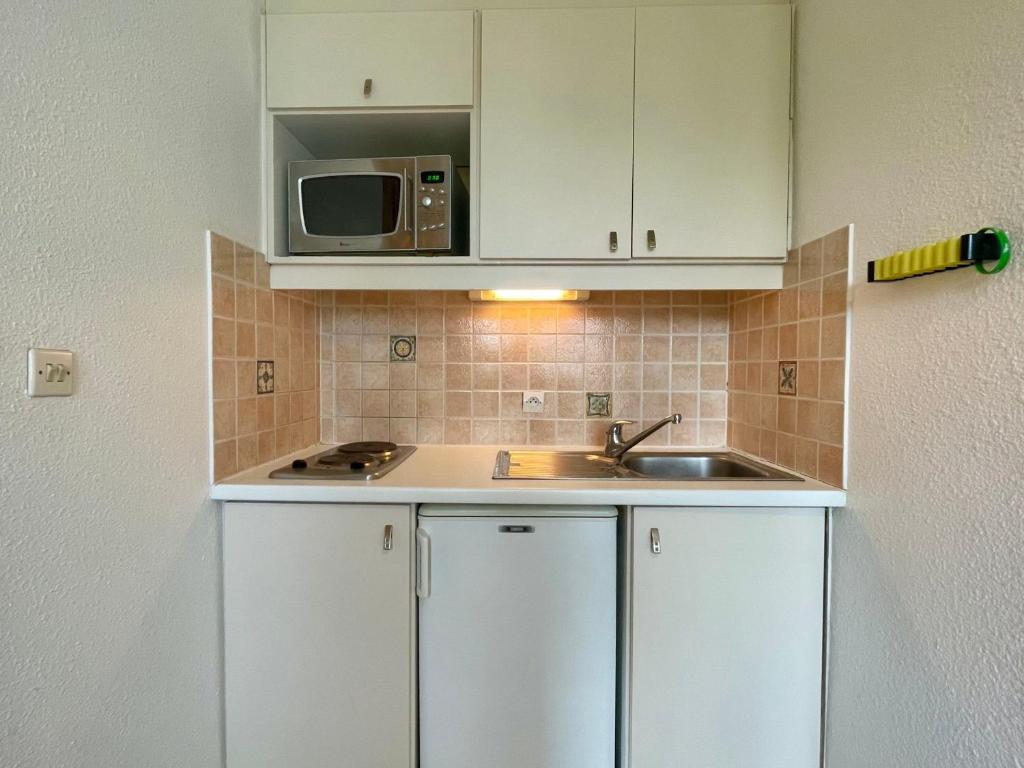 Villa de 2 chambres avec piscine privee jardin et wifi a Mormoiron