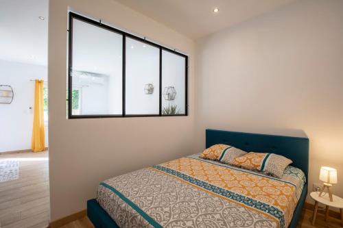Villa de 200 m2 avec piscine proche du centre-ville