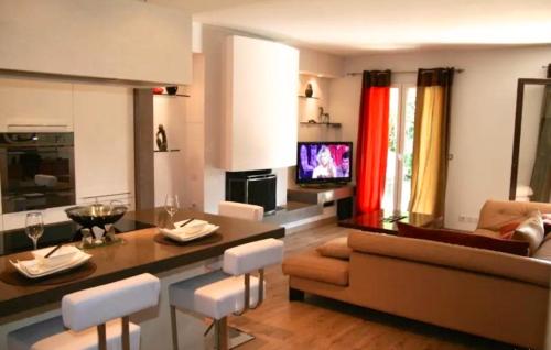 Villa de 3 chambres avec piscine privee jacuzzi et jardin clos a Cagnes sur Mer a 4 km de la plage