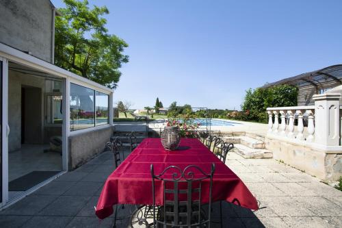 Villa de 3 chambres avec piscine privee jardin amenage et wifi a La Tour d'Aigues