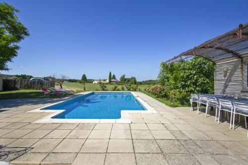 Villa de 3 chambres avec piscine privee jardin amenage et wifi a La Tour d'Aigues