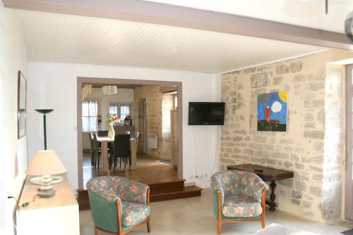 Villa de 3 chambres avec piscine privee jardin clos et wifi a Montfaucon