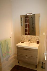 Villa de 3 chambres avec piscine privee jardin clos et wifi a Montfaucon
