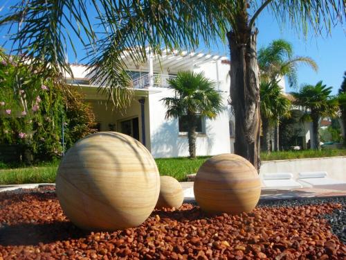 Villa de 4 chambres avec piscine privee jacuzzi et jardin clos a Cabestany