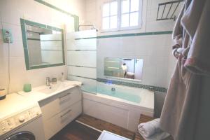 Villa de 4 chambres avec piscine privee jacuzzi et jardin clos a Noe