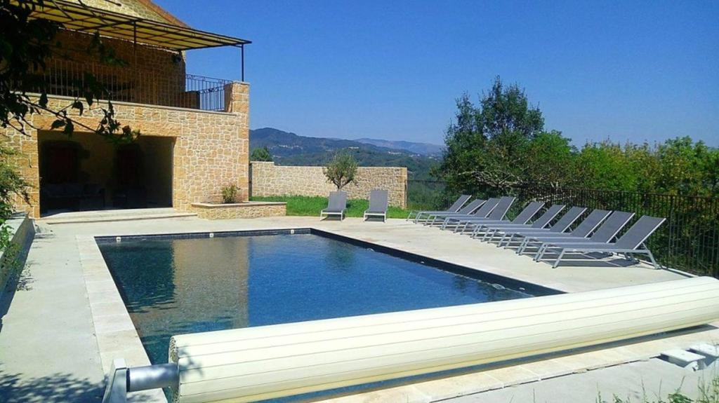 Villa de 4 chambres avec piscine privee jacuzzi et jardin clos a Prades 320 Les Mazes, 07380 Prades
