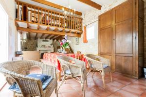 Villa de 4 chambres avec piscine privee jardin amenage et wifi a Genissac