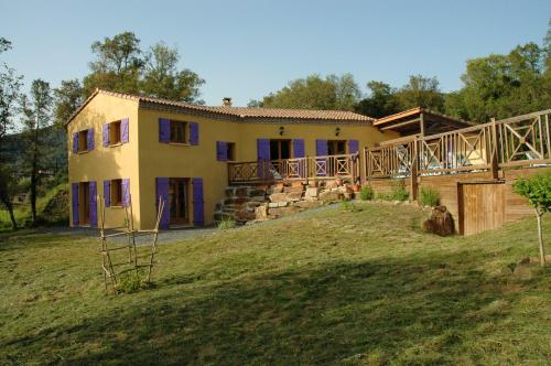Villa de 4 chambres avec piscine privee jardin amenage et wifi a La Mole