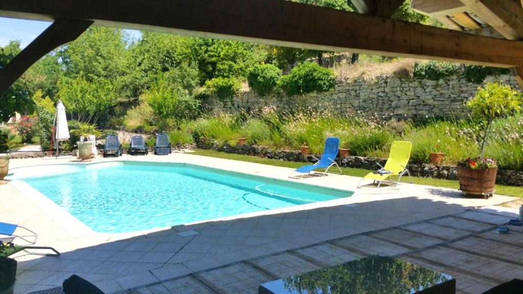 Villa de 4 chambres avec piscine privee jardin amenage et wifi a Malaucene Route d'Entrechaux D13, 84340 Malaucène