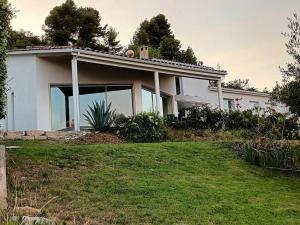 Villa de 4 chambres avec piscine privee jardin amenage et wifi a Villeneuve