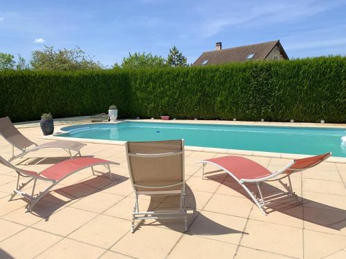 Villa de 4 chambres avec piscine privee terrasse amenagee et wifi a Omerville