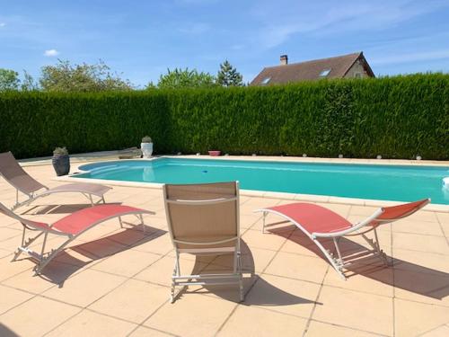 Villa de 4 chambres avec piscine privee terrasse amenagee et wifi a Omerville