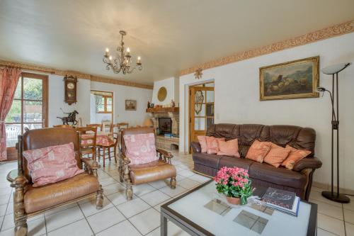 Villa de 4 chambres avec vue sur le lac piscine privee et jardin amenage a Saint Pierre des Tripiers