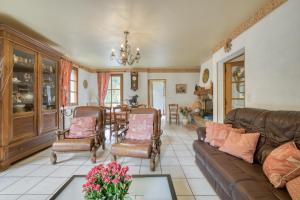 Villa de 4 chambres avec vue sur le lac piscine privee et jardin amenage a Saint Pierre des Tripiers
