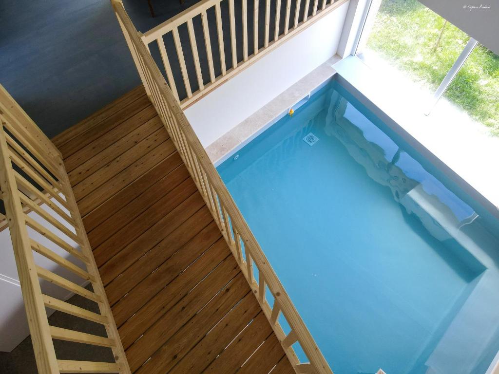 Villa Villa de 5 chambres avec piscine interieure jardin clos et wifi a Panissieres Chez Dejoint 42360 Panissières