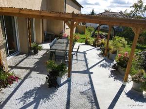 Villa de 5 chambres avec piscine interieure jardin clos et wifi a Panissieres