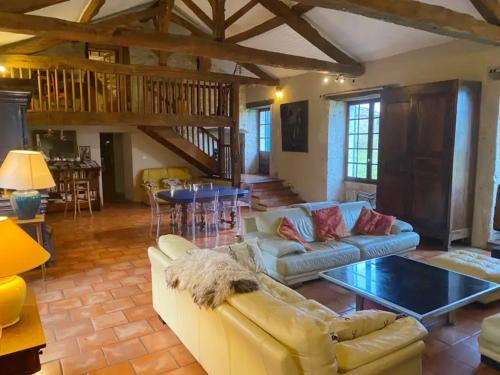 Villa de 5 chambres avec piscine privee jardin amenage et wifi a Fauroux