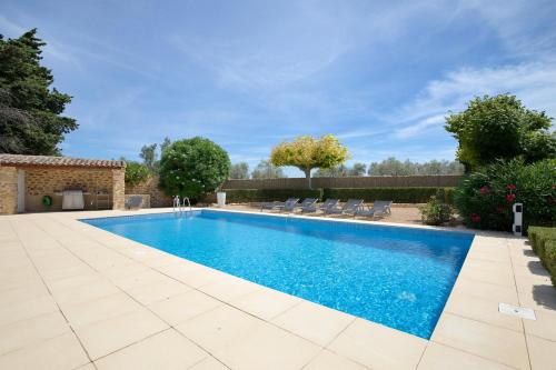 Villa de 5 chambres avec piscine privee jardin clos et wifi a Uchaux
