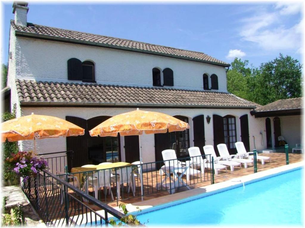 Villa Villa de 5 chambres avec piscine privee jardin et wifi a Chauzon a 3 km de la plage 310 Ancien Chemin d'Uzer Ardèche, Auvergne-Rhône-Alpes 07120 Chauzon