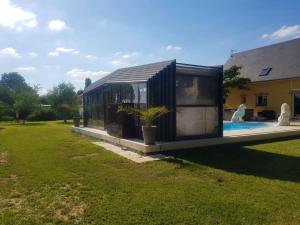 Villa de 5 chambres avec piscine privee sauna et jardin clos a Bernay